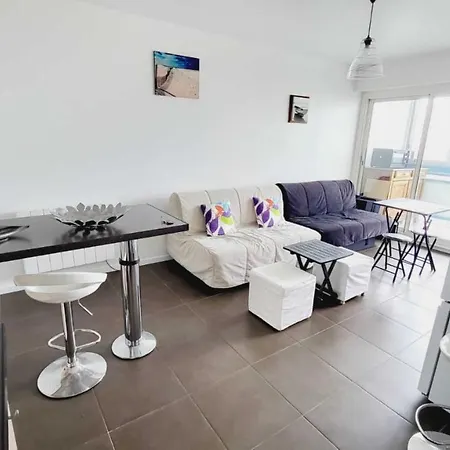 D'une A Hilaire De Riez A 500 M De La Avec Vue Sur La Et Balcon *