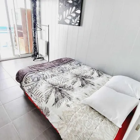 Apartment D'une A Hilaire De Riez A 500 M De La Avec Vue Sur La Et Balcon