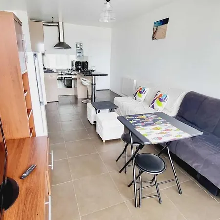 Apartment D'une A Hilaire De Riez A 500 M De La Avec Vue Sur La Et Balcon